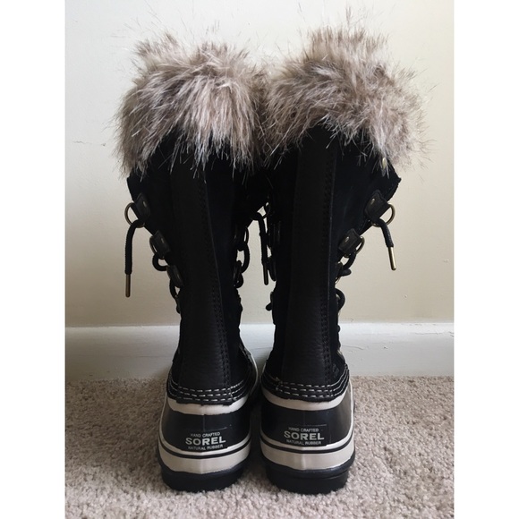 SOLD! Sorel Joan of Arctic Snow Boots - Picture 4 of 8
